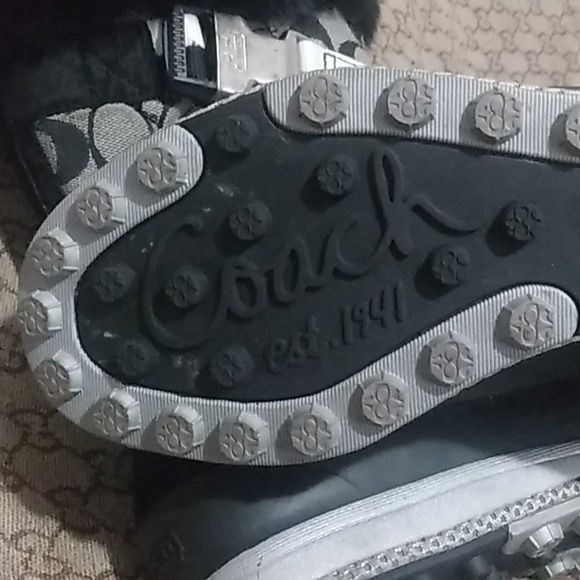 Boot - Picture 7 of 10